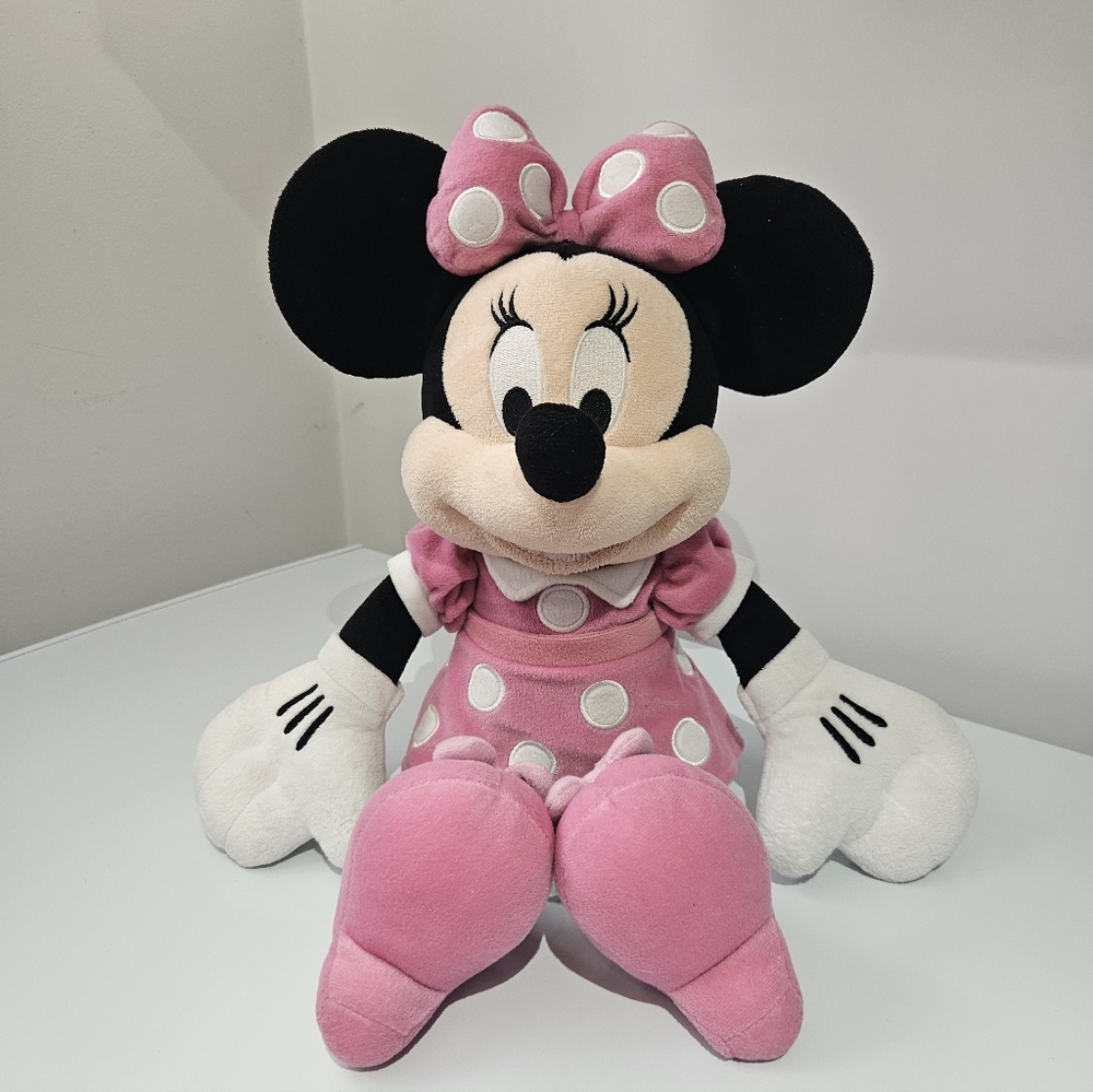 Minnie Mouse 12" Plush Disney Collection